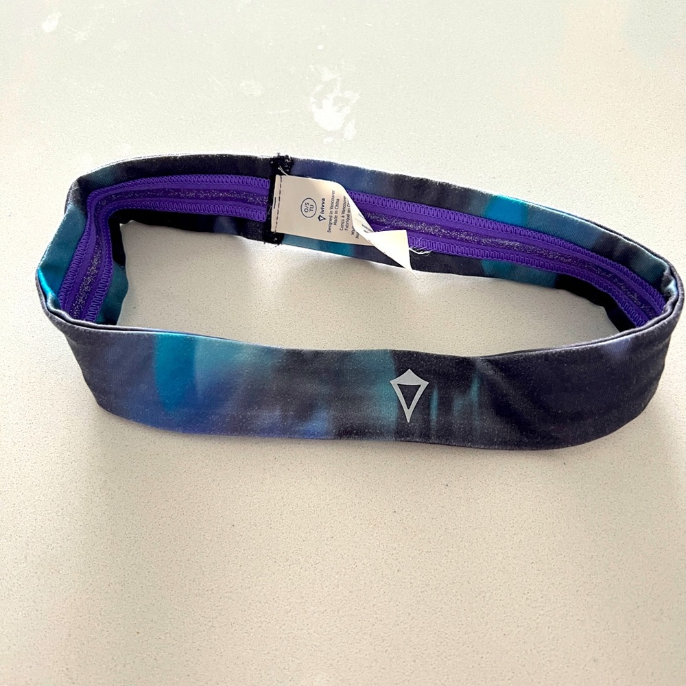 Lululemon Fly Away Tamer Headband